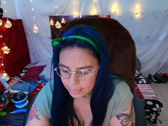 Live sex webcam photo for elektra-32 #290351843