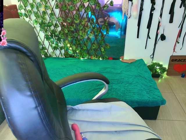 Live sex webcam photo for elektra-32 #291653353