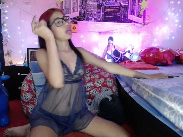 Live sex webcam photo for elektrasex18 #272680978