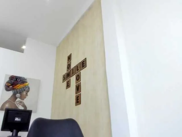 Live sex webcam photo for elensweet18 #272427040