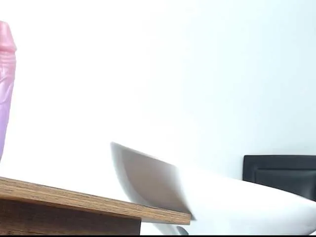 Live sex webcam photo for elensweet18 #272593485