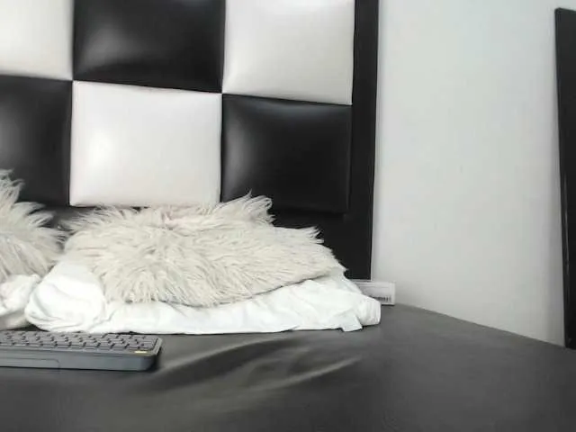 Live sex webcam photo for elensweet18 #273241152