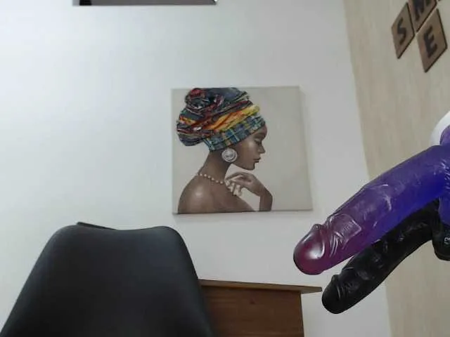 Live sex webcam photo for elensweet18 #273291156