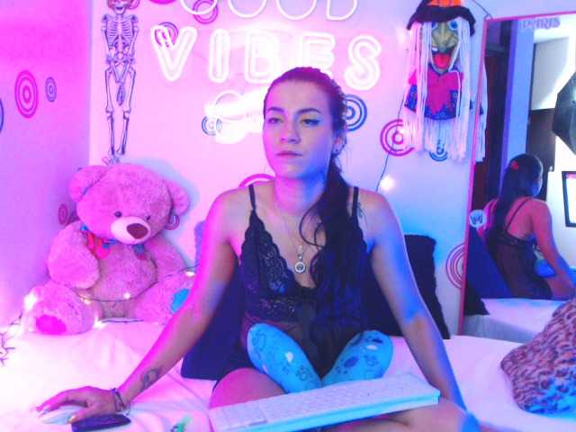 Live sex webcam photo for EliJass #272081382