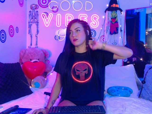 Live sex webcam photo for EliJass #272396141