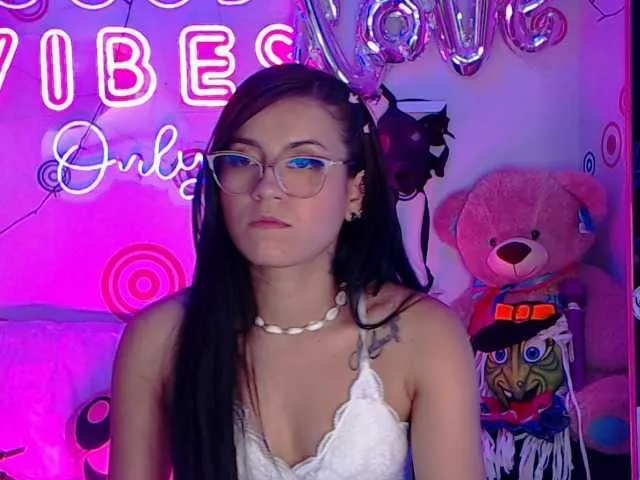 Live sex webcam photo for EliJass #272885155