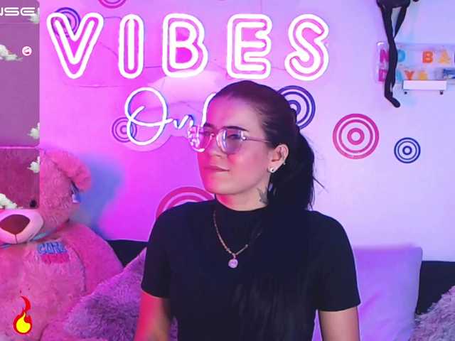 Live sex webcam photo for EliJass #274420643