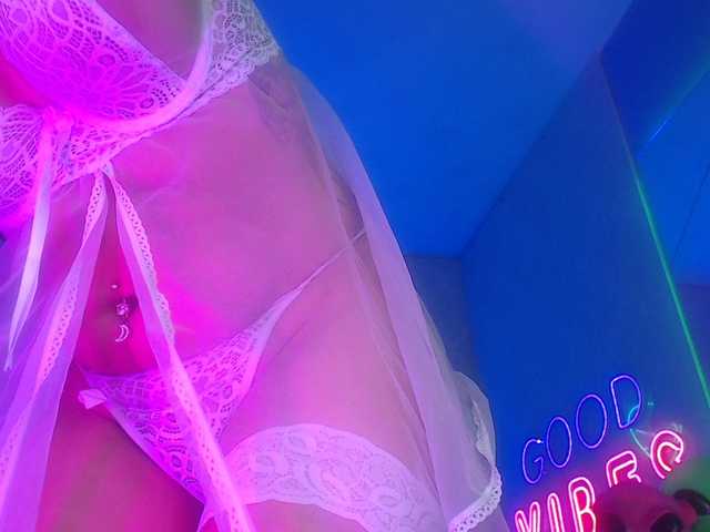 Live sex webcam photo for EliJass #275486989