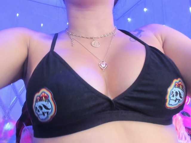 Live sex webcam photo for EliJass #275968219