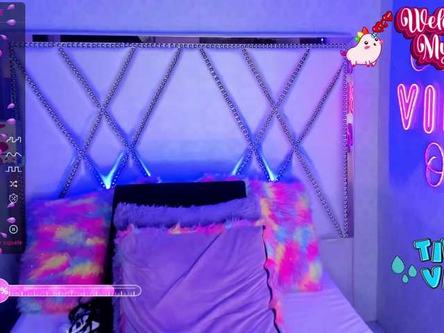 Live sex webcam photo for EliJass #276245384