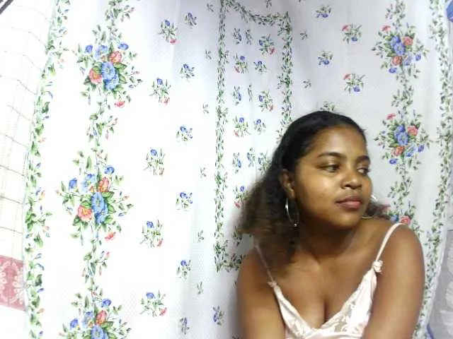 Live sex webcam photo for elisah #289452064