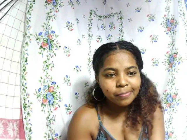 Live sex webcam photo for elisah #289498440