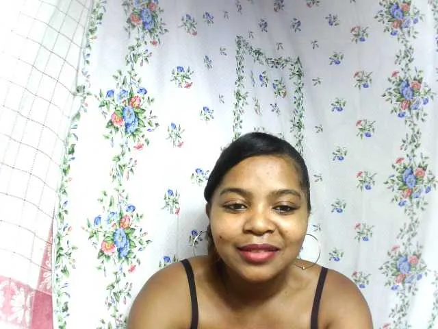 Live sex webcam photo for elisah #289914131