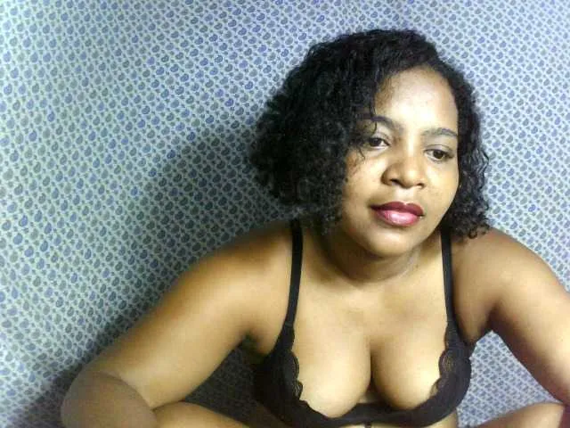 Live sex webcam photo for elisah #290341621