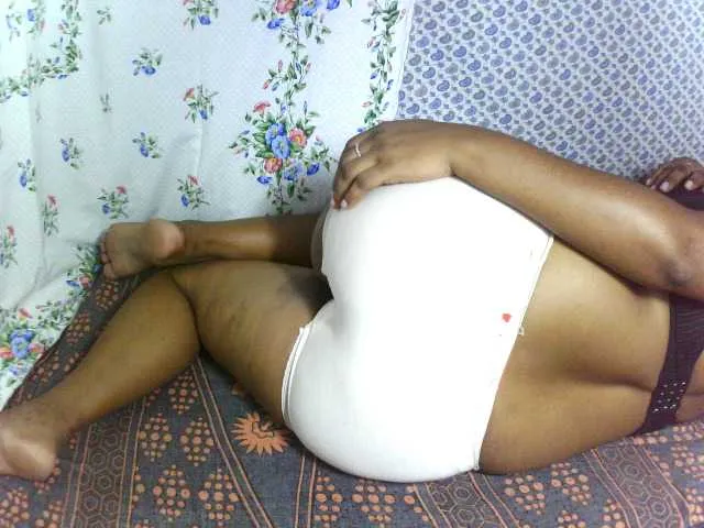 Live sex webcam photo for elisah #290380933