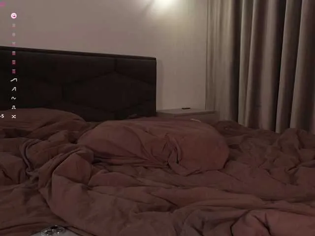 Live sex webcam photo for elisonni #290558234