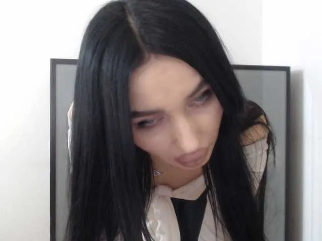 Live sex webcam photo for elizamars #290598456