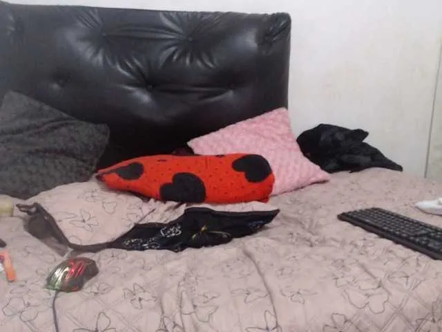Live sex webcam photo for elleinx #272096050