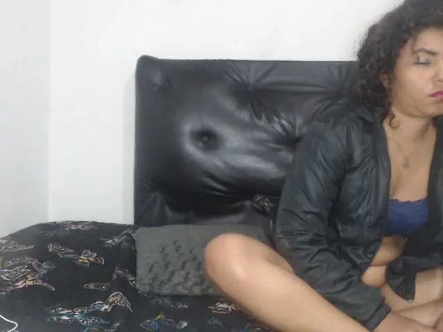 Live sex webcam photo for elleinx #273119711