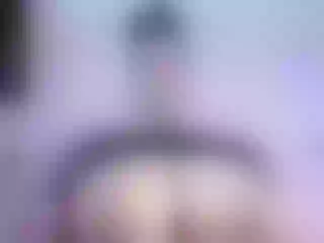 Live sex webcam photo for ellenb1 #277850476
