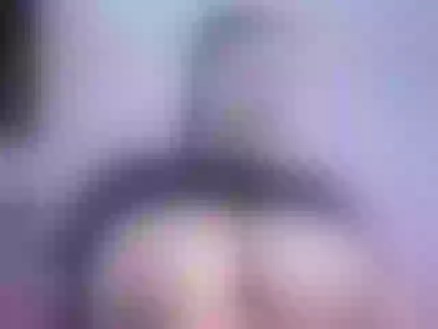 Live sex webcam photo for ellenb1 #277960038