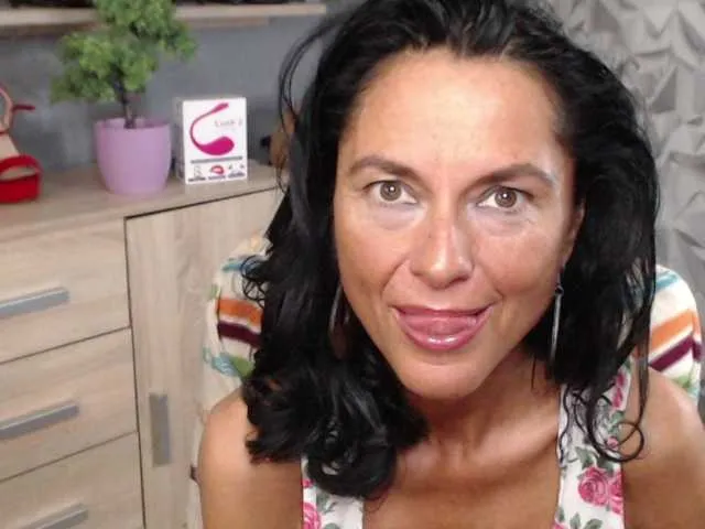 Live sex webcam photo for ellenheart #275203496