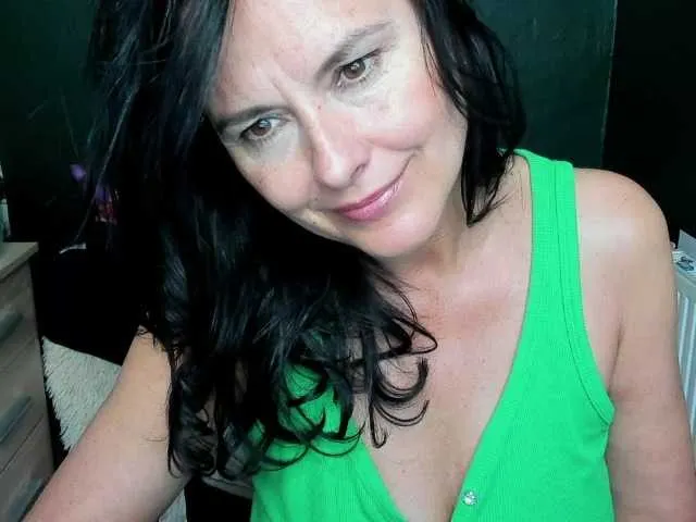 Live sex webcam photo for ellenheart #275924987