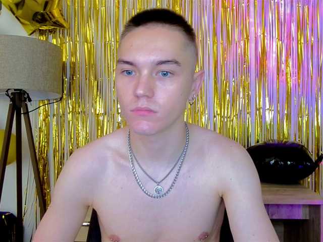 Live sex webcam photo for elliot-gold #276440809