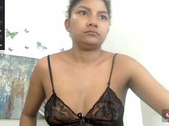 Live sex webcam photo for elly-willis #290574425