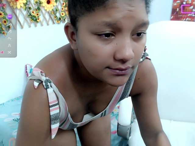 Live sex webcam photo for elly-willis #291986566