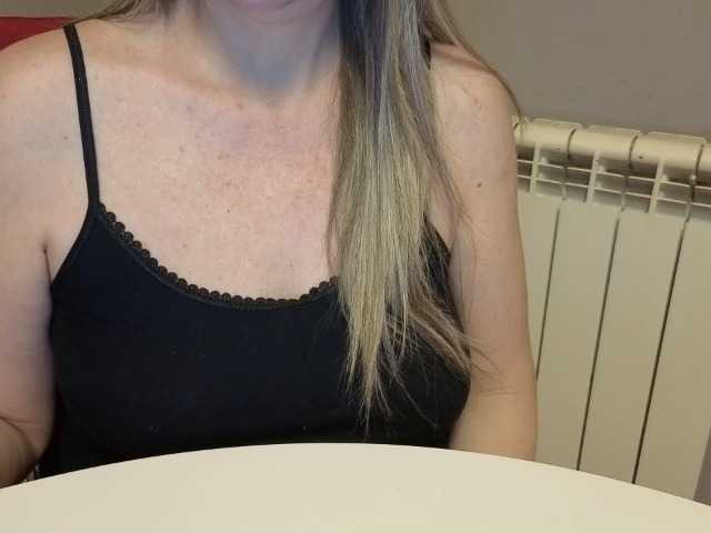 Live sex webcam photo for elsa29 #292377572