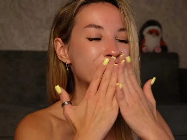 Live sex webcam photo for emely1benz #292134598