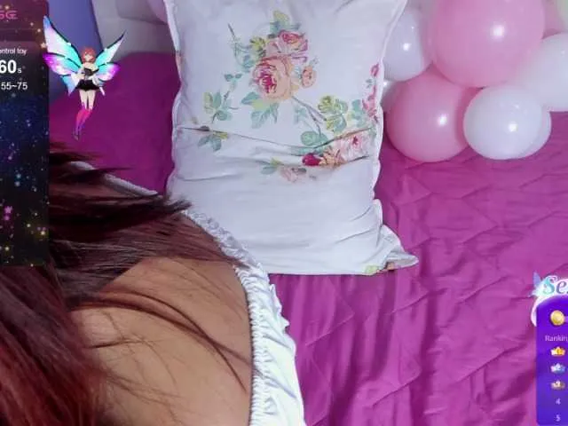 Live sex webcam photo for emiily-69 #278117144