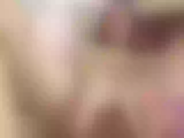 Live sex webcam photo for emiily-69 #284348666
