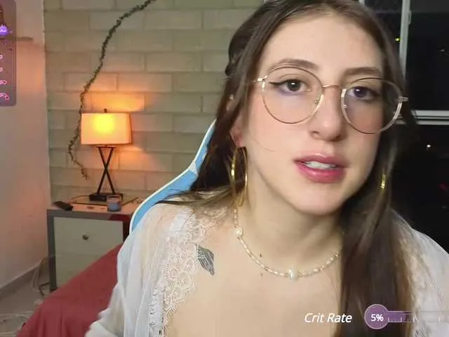 Live sex webcam photo for emiily-hvn #278284823