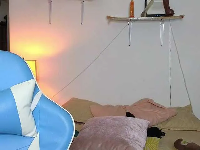 Live sex webcam photo for emiily-hvn #289723775