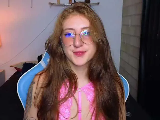 Live sex webcam photo for emiily-hvn #290032274