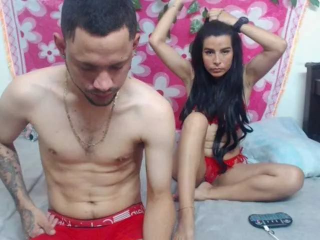 Live sex webcam photo for emiliXthomas7 #274479396