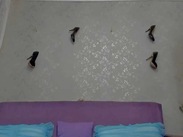 Live sex webcam photo for emilianna6666 #290792435