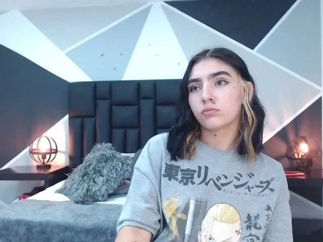 Live sex webcam photo for emiliapons #275570584