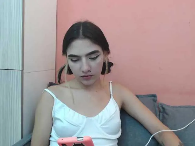 Live sex webcam photo for emiliapons #275833832