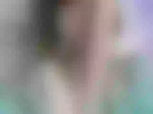 Live sex webcam photo for emiliclark #290588053