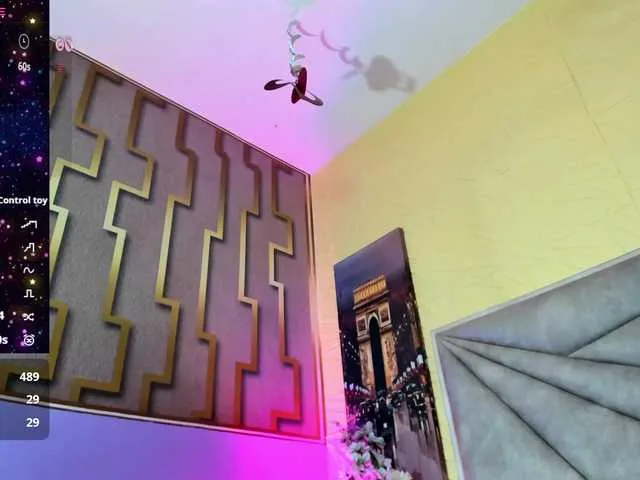 Live sex webcam photo for emiliclark #291115116