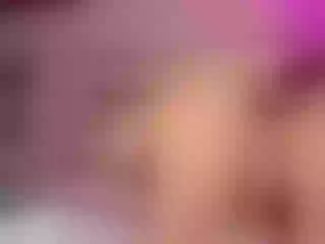 Live sex webcam photo for emiliclark #291298222