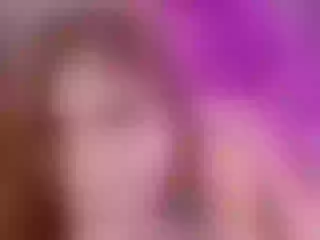 Live sex webcam photo for emiliclark #291574678
