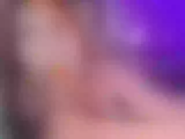 Live sex webcam photo for emiliclark #291660963