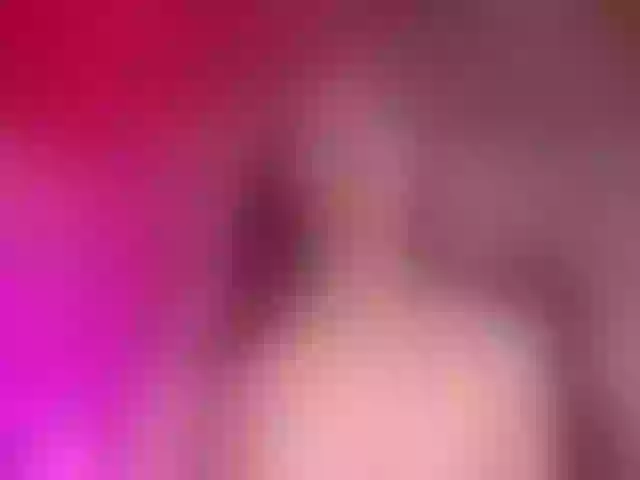 Live sex webcam photo for emiliclark #291782123