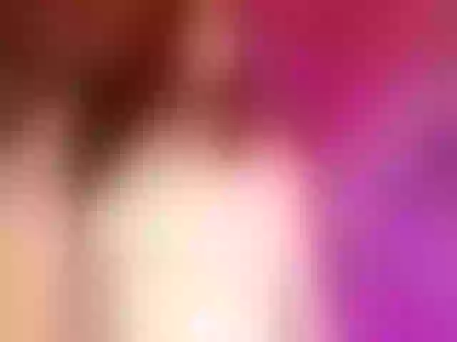 Live sex webcam photo for emiliclark #292133556