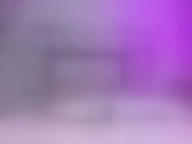 Live sex webcam photo for emiliclark #292806059