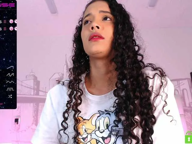 Live sex webcam photo for emilistone #272214145